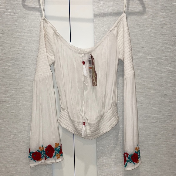 Brand new with tags! BAND OF GYPSIES off the shoulder Blouse - Picture 3 of 5